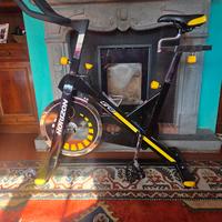 bicicletta sportiva da casa