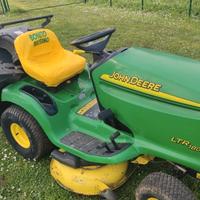trattorino tagliaerba John deere 