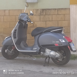 Vespa Piaggio 300GTS super sport