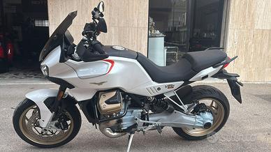 Moto Guzzi V100 mandello