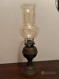 lume antico in rame alimentazione petrolio