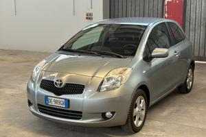 Toyota Yaris 1.0 3 porte Sol