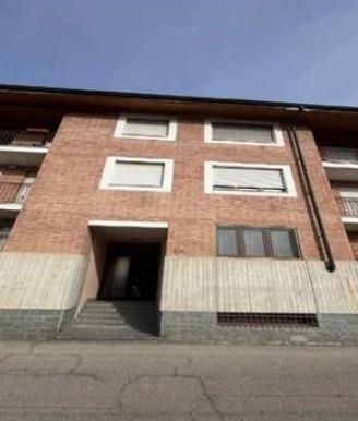 Immobile in asta di 105 m² con 3 locali e box auto