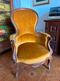 Poltrona  di velluto "vintage"