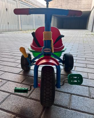Triciclo con asta