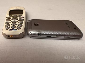 Nokia 3310(simile) + Samsung Flip - GT-C3520 AS IS
