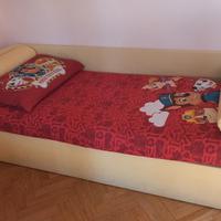 Letto singolo, trasformabile con secondo letto. 