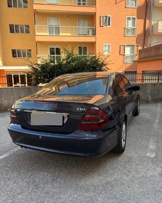 Mercedes Classe E 220, anno 2003