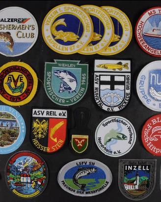 GRANDE COLLEZIONE STEMMA PESCA SPILLA  ADESIVO RIC