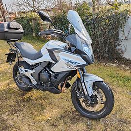 CFMOTO 700 MT