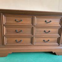 Cassettiera in noce chiaro