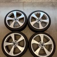 Cerchi in lega Audi 19 pollici con gomme invernali