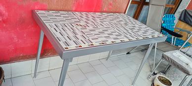 tavolo  da giardino 