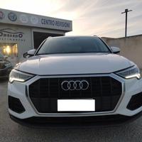 AUDI Q3 35 TFSI Business Advanced