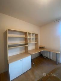 Scrivania componibile angolare in legno