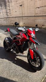 HYPERMOTARD 821