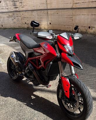 HYPERMOTARD 821