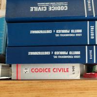 libri e codici di diritto e libri per Concorsi 