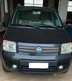 Panda 4 x 4