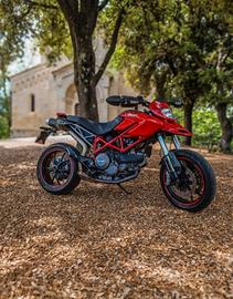 ducati hypermotard 796