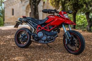 ducati hypermotard 796
