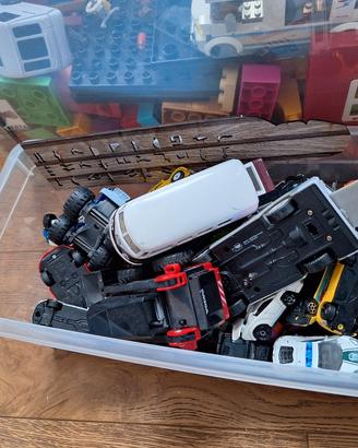 Giochi vari @modena (lego e macchinine)