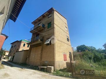 3 LOCALI A BASTIA UMBRA