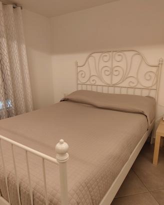 Letto Leirvik alla francese con materasso
