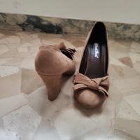 décolleté con fiocco 