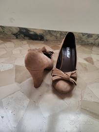 décolleté con fiocco 