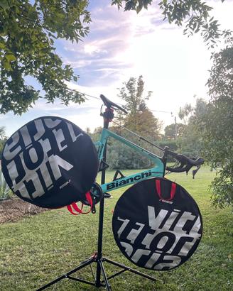 Bianchi Aria Disc Ultegra Carbonio + doppie ruote