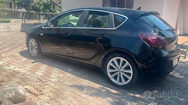 Opel Astra j17 diesel ano 2011