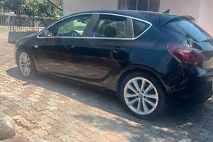 Opel Astra j17 diesel ano 2011