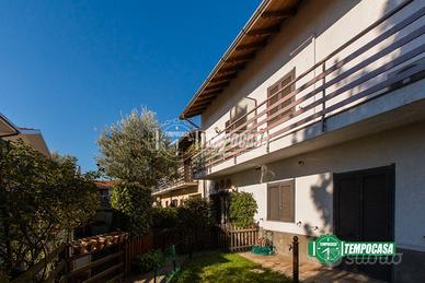 TRILOCALE IN CORTE CON GIARDINO