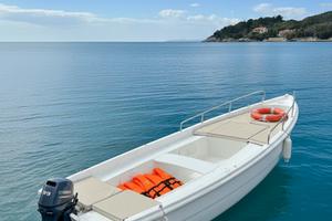 Barca 5 mt YAMAHA 10cv 4 TEMPI