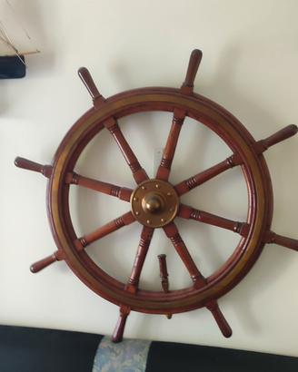 Ruota timone + 2 fanali di via.