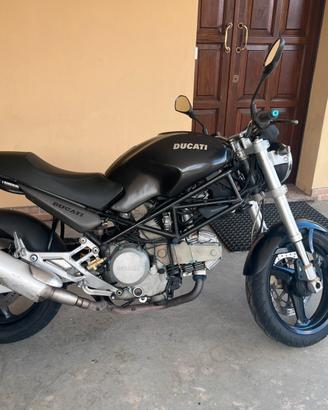 Ducati Monster 600 anno 2000