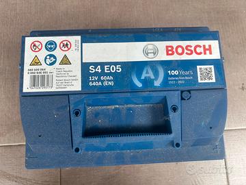 Batteria auto bosch S4 E05 12V 60ah