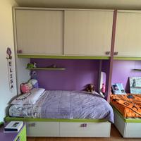 Letto cameretta con ponte e comodino