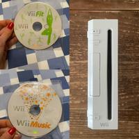 Console Wii + giochi (Wii Fit e Wii Music)