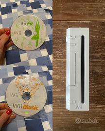 Console Wii + giochi (Wii Fit e Wii Music)