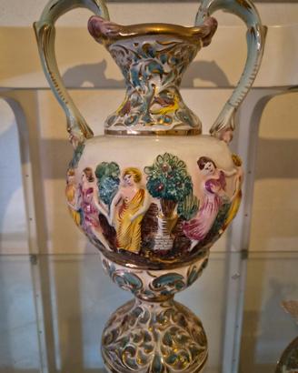 Anfora in porcellana Capodimonte 