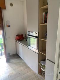 Cucina completa di elettrodomestici