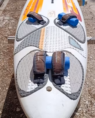 Tavola windsurf Bici Techno 112 e pinna 32 