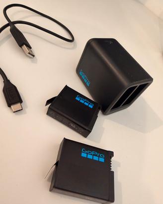 caricabatteria + 2 Batterie GoPro 13 originali