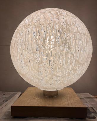 Lampada in resina