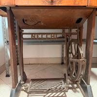 Mobile Macchina da Cucire Vintage Necchi