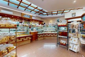 Attività / Licenza di 290 m² con 5 locali a Ozzano