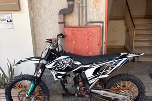 Ktm sx-f 250 4 t 2011