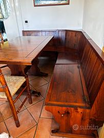 tavolo in legno massello completo di cassapanca e